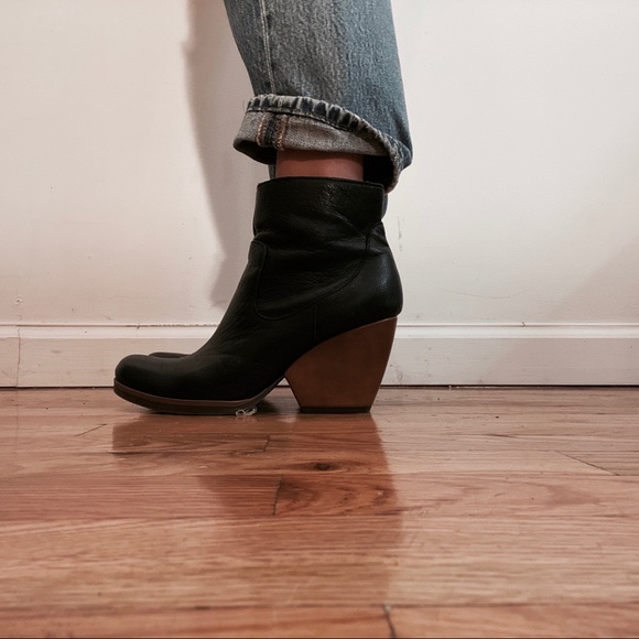 Kirk-ease Black Leather Booties brown leather wedge heel size 7.5 - Picture 3 of 4